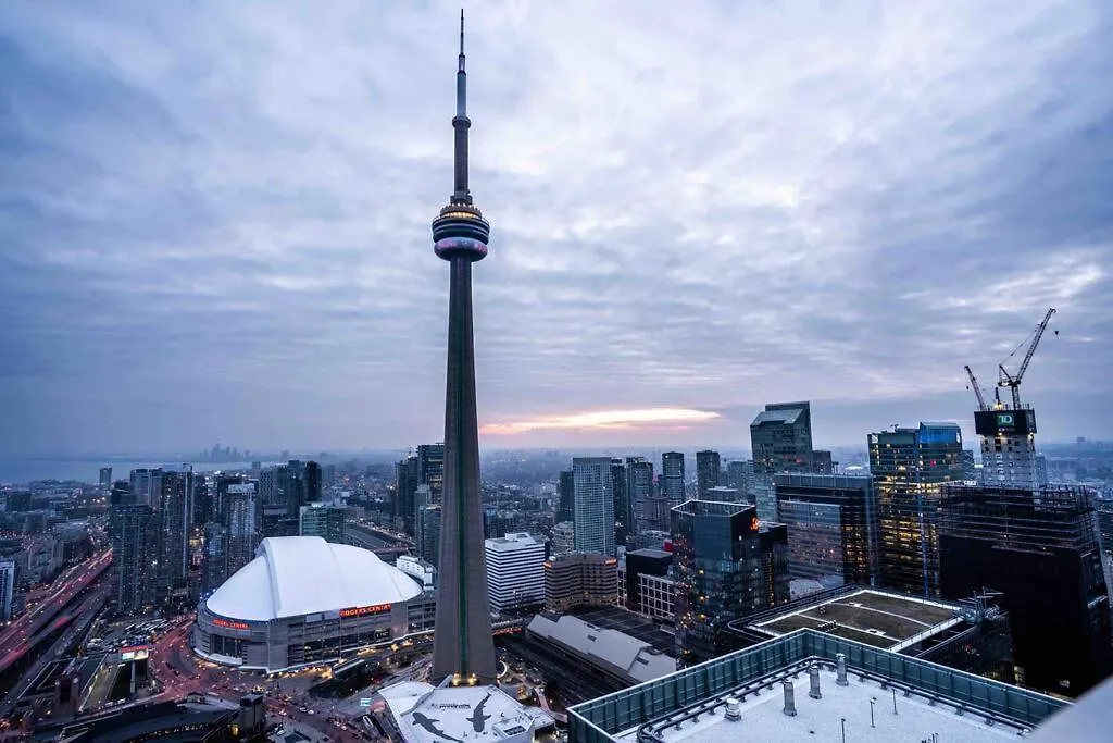 Apartment Signature View Of Cn Tower In Lux Toronto Condo